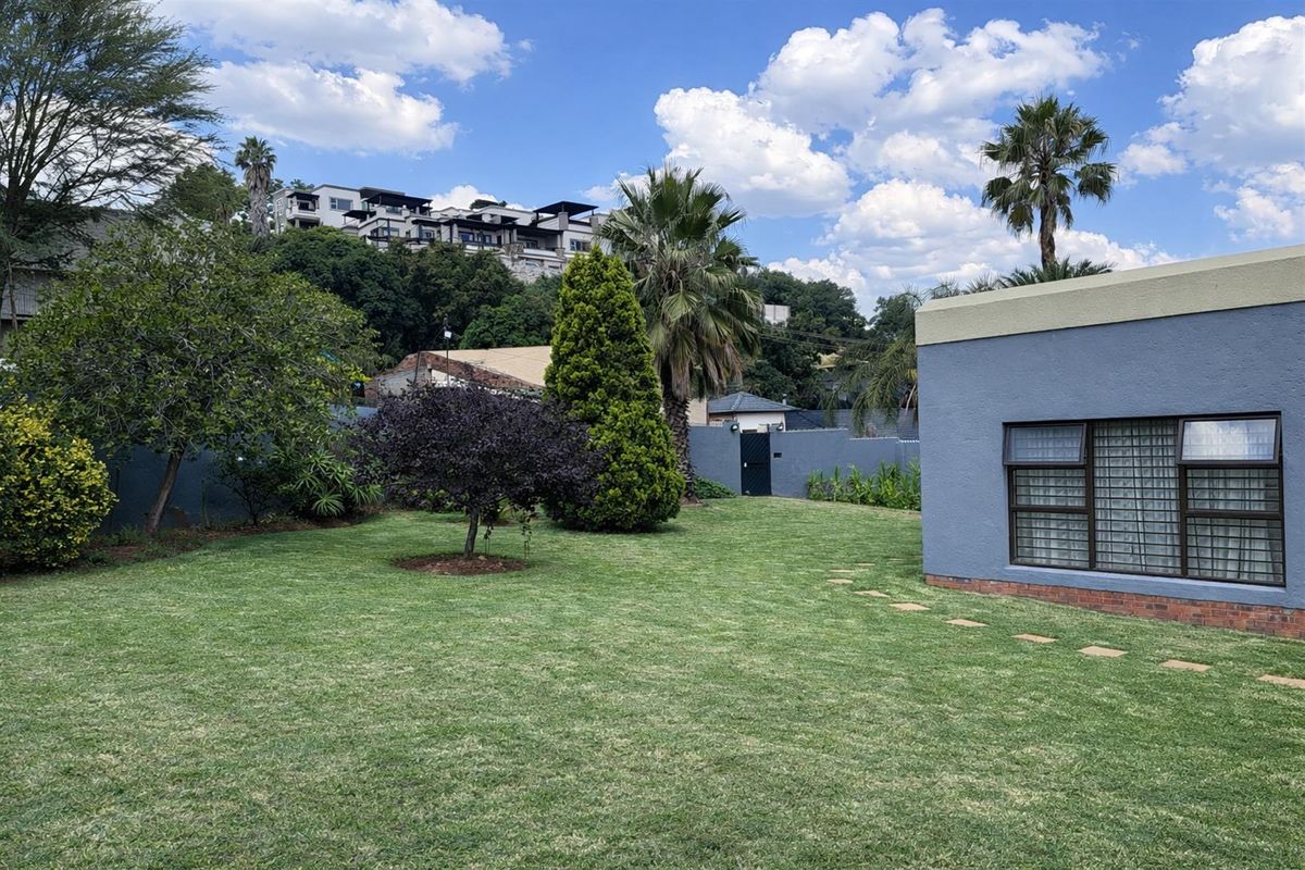 4-Bedroom Family Home on Generous Corner Stand in Oakdene - Photo 4