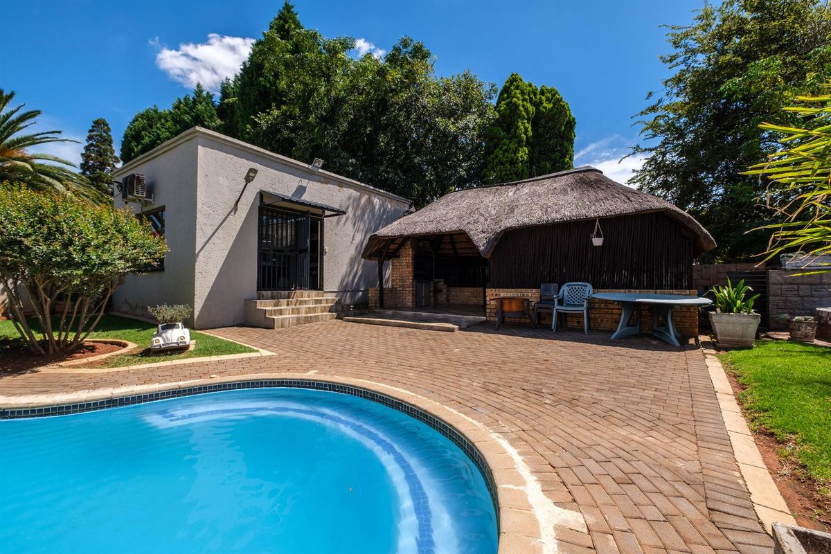 House For Sale in Witpoortjie, Roodepoort - Photo 3