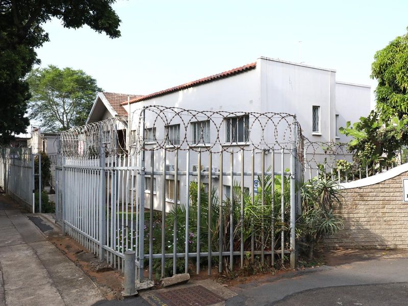 2 Bedroom Apartment For Sale in Windermere, Durban, KwaZulu Natal - Photo 6