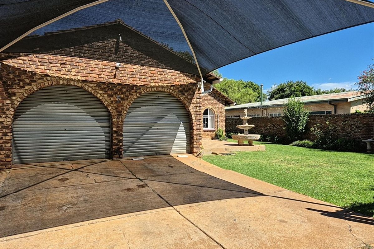 3 Bedroom House for Sale in Die Bult - Prime Student Investment - Walking Distance to NWU - Photo 4