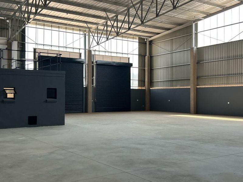 785 sqm Warehouse With Private Yard To Let | Silverview Business Park | Samrand - Photo 6