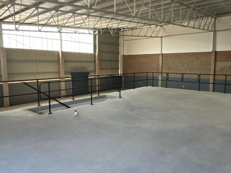 785 sqm Warehouse With Private Yard To Let | Silverview Business Park | Samrand - Photo 7