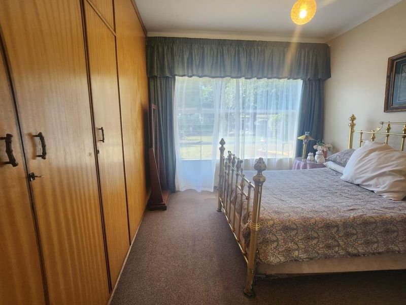 Neat Family Home - Photo 10