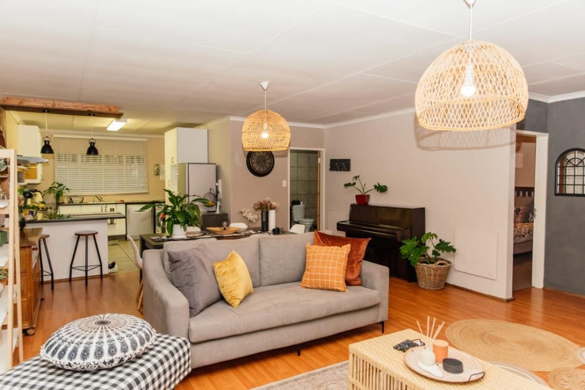 Modern 2_bedroom townhouse for sale - Photo 3