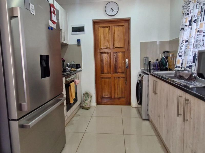 Neat 3 Bedroom House For Sale in Mountain Ridge Estate, Paarl - Photo 5