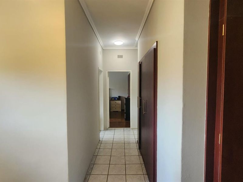 Modern Family Living | Space, Style , Value 5 bedroom house - Photo 8