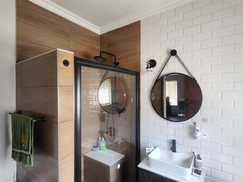 Modern Family Living | Space, Style , Value 5 bedroom house - Photo 7