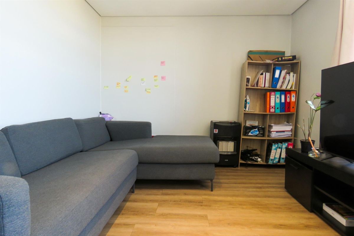 Modern One-Bedroom Apartment in Secure, Well-Managed Complex - Photo 5