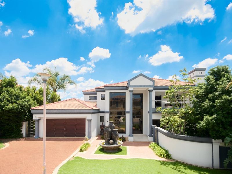 4 Bedroom House for Sale in Blue Hills - Photo 2