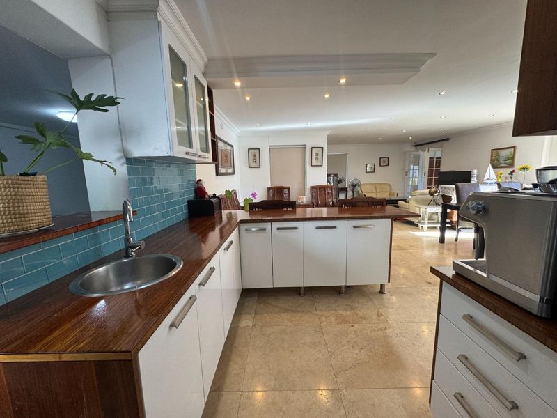 House For Sale in Edgemead, Goodwood - Photo 3