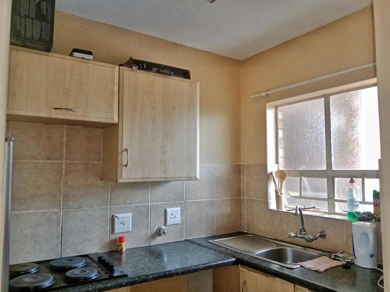 Modern Apartment for Rent in Daffodil Gardens, Karen Park - Pretoria North - Photo 7