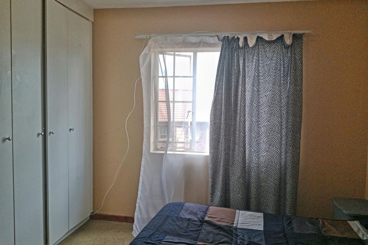 Modern Apartment for Rent in Daffodil Gardens, Karen Park - Pretoria North - Photo 5