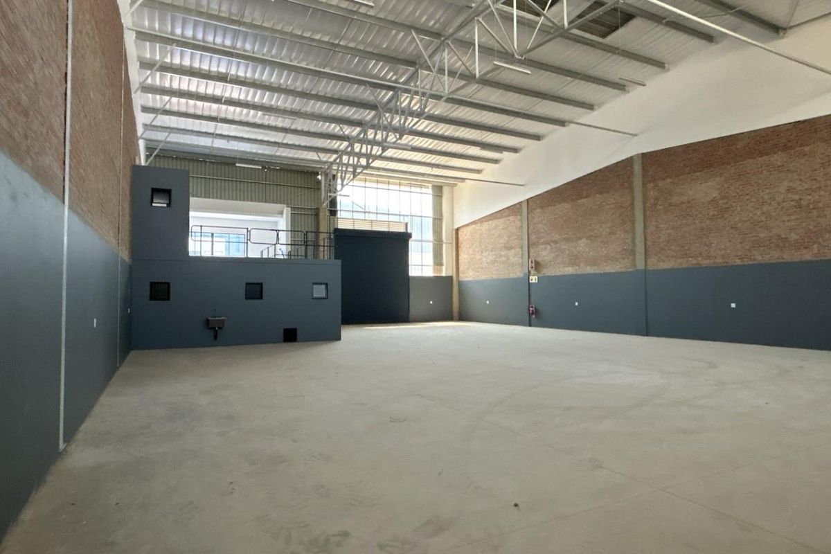 Warehouse To Let | Private Yard | Secure Silverview Business Park - Photo 2