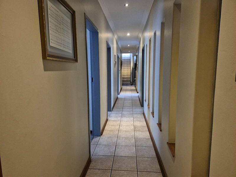 8-Bedroom Luxury Property for Sale in Grimbeeck Park, Potchefstroom - Photo 9