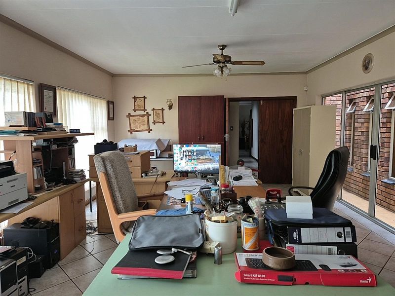 8-Bedroom Luxury Property for Sale in Grimbeeck Park, Potchefstroom - Photo 8