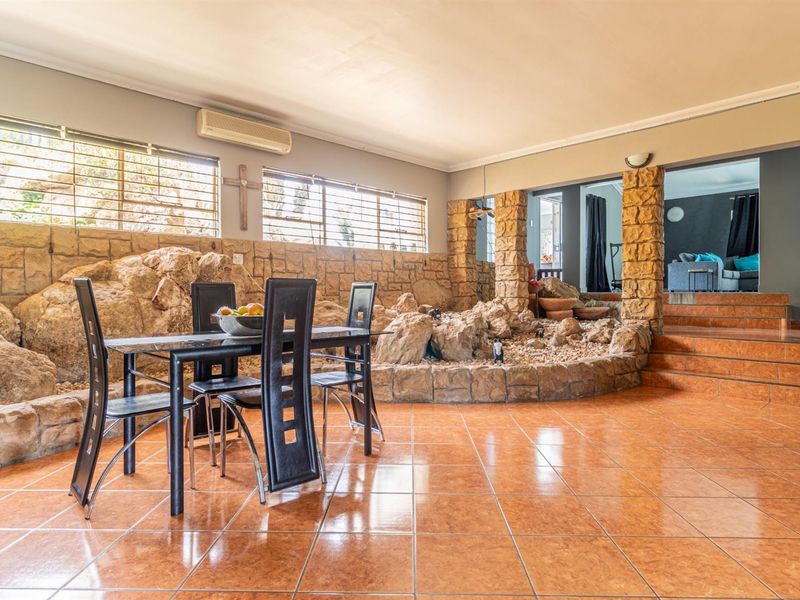 Sophisticated Triple-Dwelling Estate in Noordheuwel - Photo 7