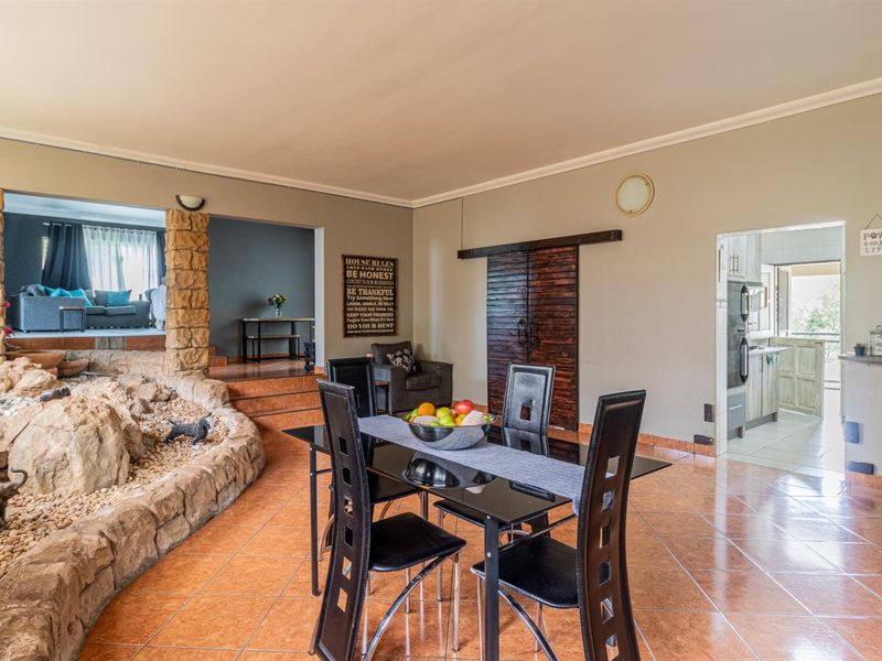 Sophisticated Triple-Dwelling Estate in Noordheuwel - Photo 10