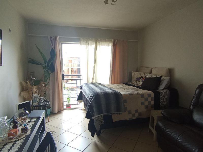 Bachelor Apartment for Sale in Sagewood - Photo 8