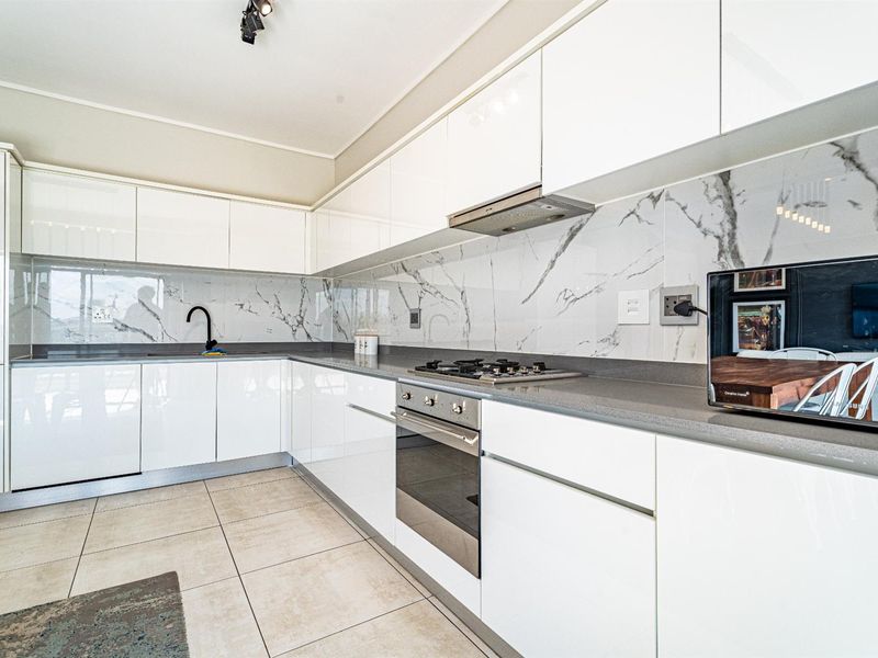 2-Bed, 2-Bath Penthouse Apartment For Sale in The Polofields, Waterfall, Midrand - Photo 8