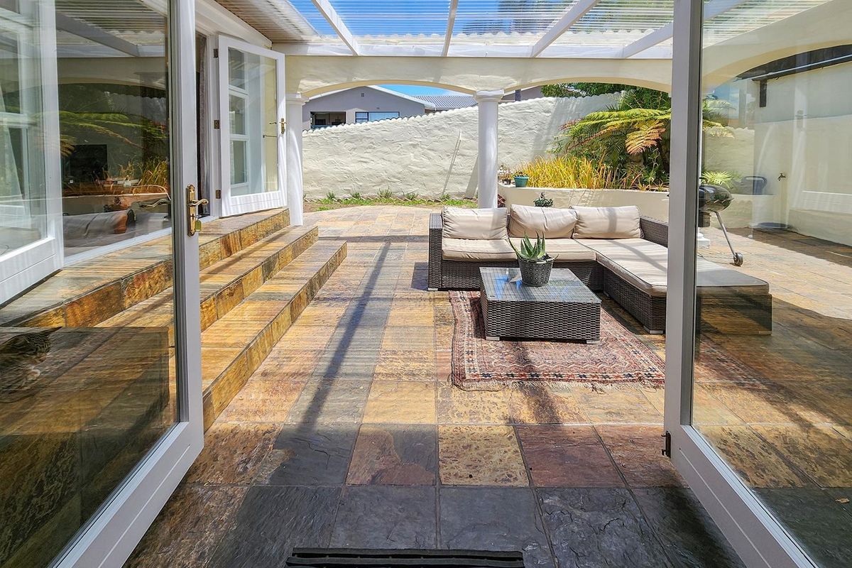 3 Bedroom House in Costa Sarda Walking Distance to Lagoon - Photo 5