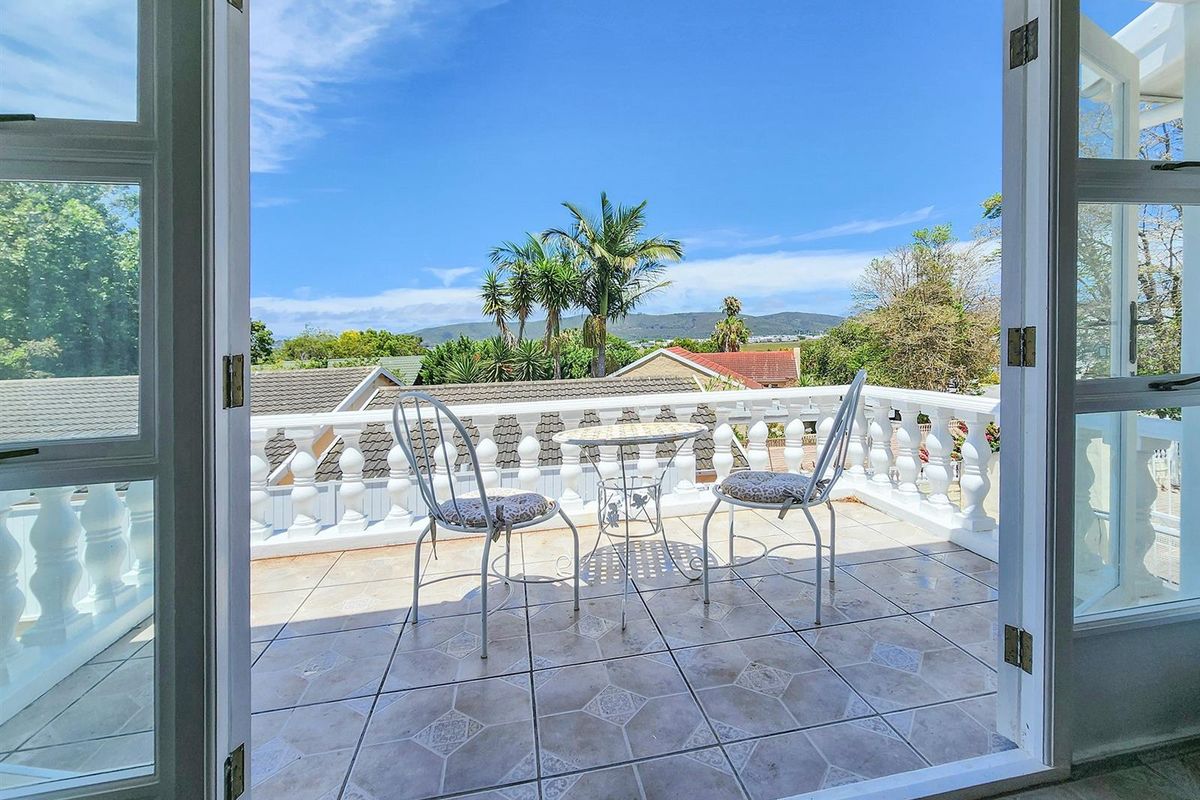 3 Bedroom House in Costa Sarda Walking Distance to Lagoon - Photo 4