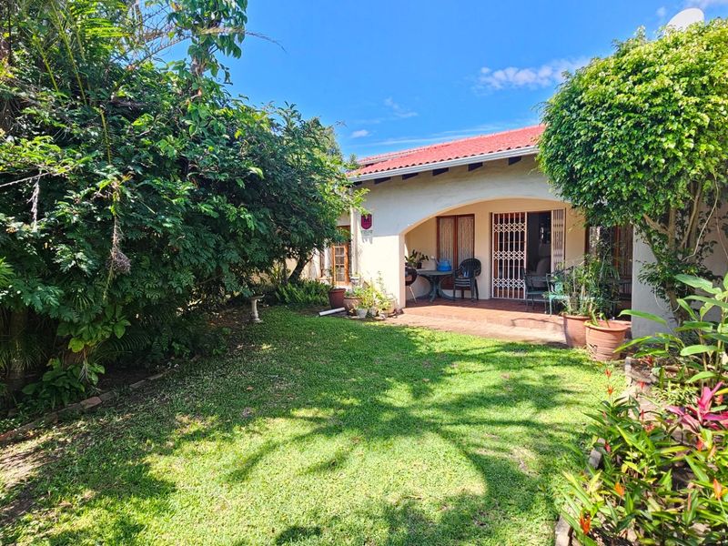 Townhouse For Sale in Margate, KwaZulu Natal - Photo 2