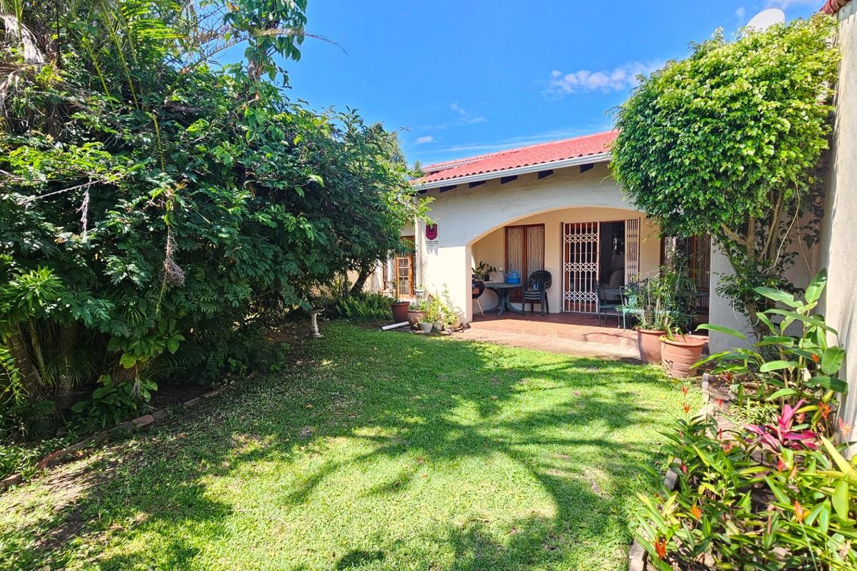 Townhouse For Sale in Margate, KwaZulu Natal - Photo 2