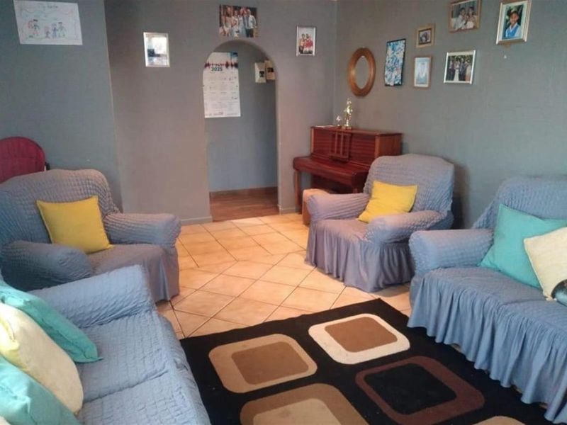 4 BEDROOM HOUSE IN PACALTSDORP FOR SALE - Photo 6