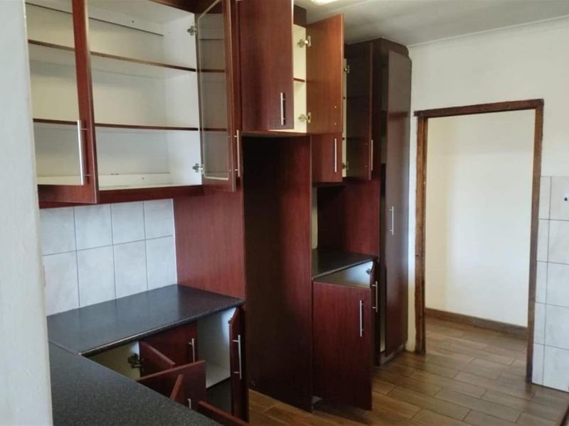 4 BEDROOM HOUSE IN PACALTSDORP FOR SALE - Photo 3