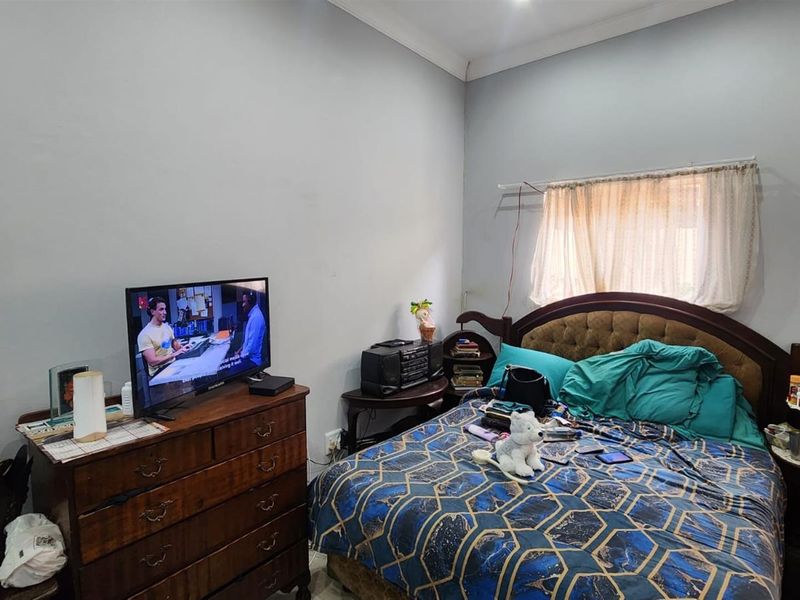 Secure Bachelor Apartment for Sale in Selection Park, Springs - Photo 8
