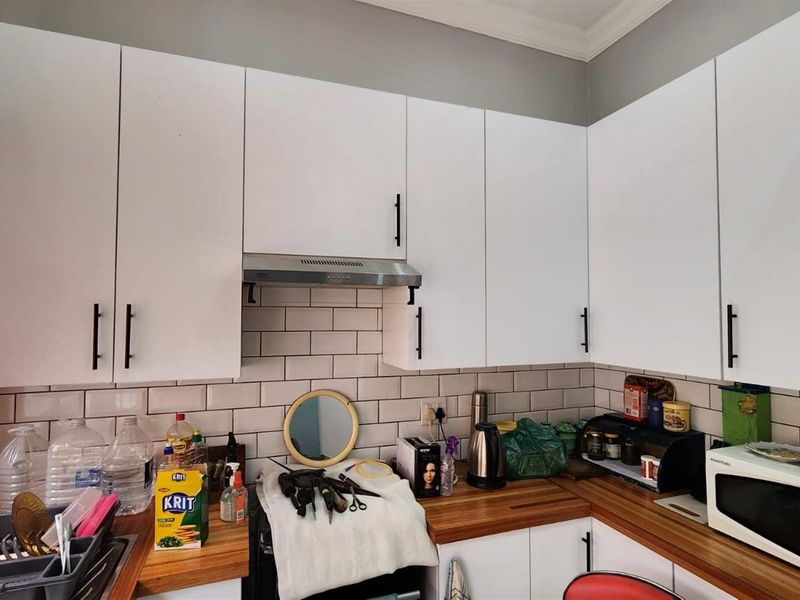 Secure Bachelor Apartment for Sale in Selection Park, Springs - Photo 6