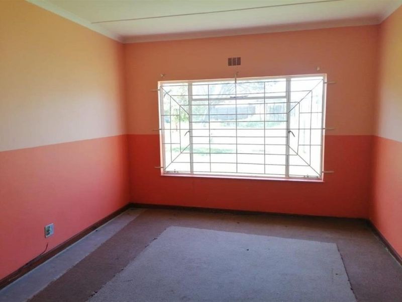 HOUSE FOR SALE IN BALLOTSVIEW - Photo 6