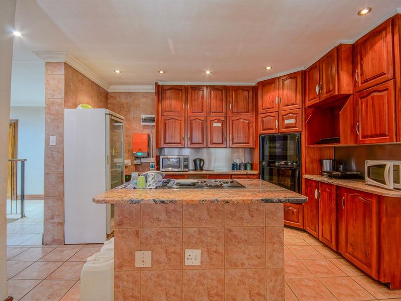 Versatile Long-Term Investment Opportunity with Immediate Income - Photo 6