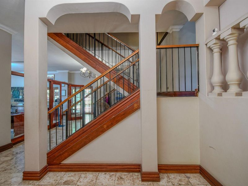 Versatile Long-Term Investment Opportunity with Immediate Income - Photo 3