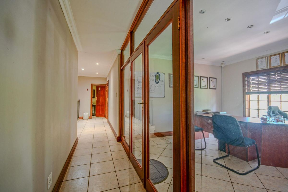 Versatile Long-Term Investment Opportunity with Immediate Income - Photo 5