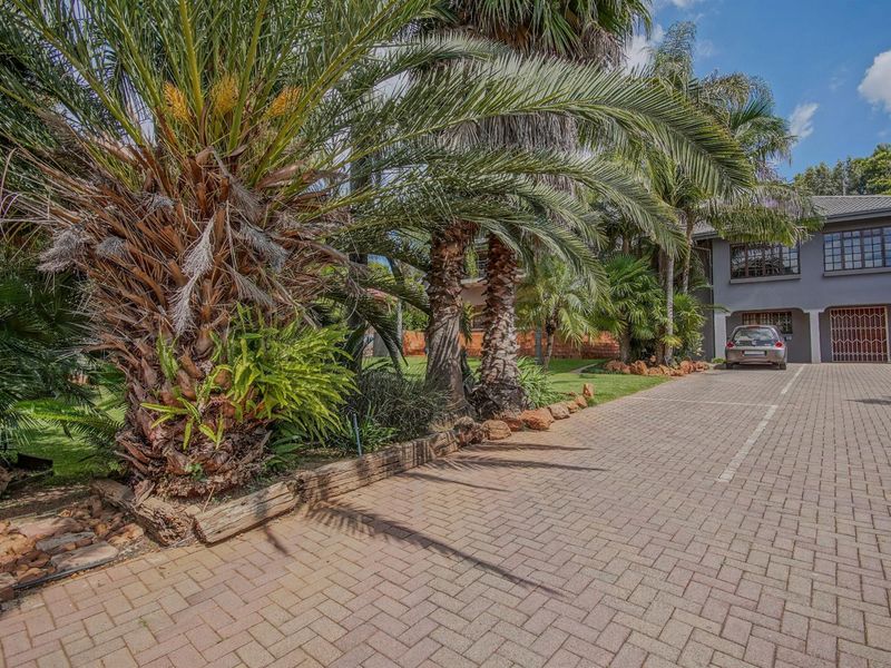 Versatile Long-Term Investment Opportunity with Immediate Income - Photo 2