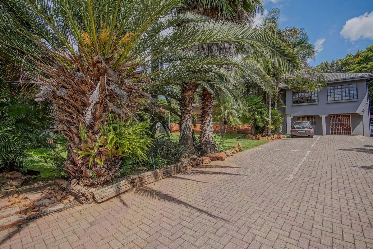 Versatile Long-Term Investment Opportunity with Immediate Income - Photo 2