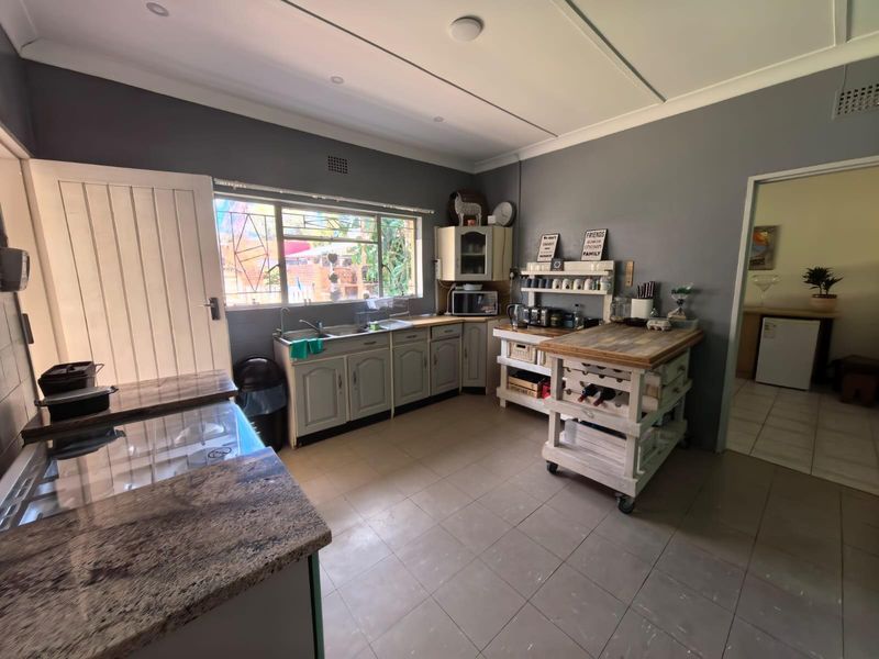 The Ultimate Family Compound: Sustainable Living with Bonus Income! - Photo 3