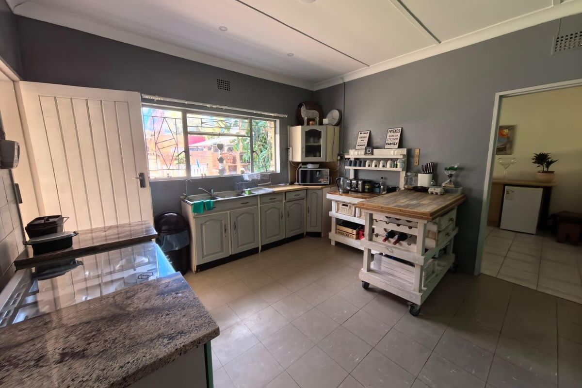 The Ultimate Family Compound: Sustainable Living with Bonus Income! - Photo 3