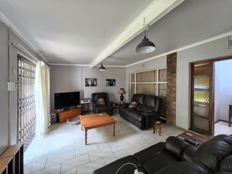 The Ultimate Family Compound: Sustainable Living with Bonus Income! - Photo 8