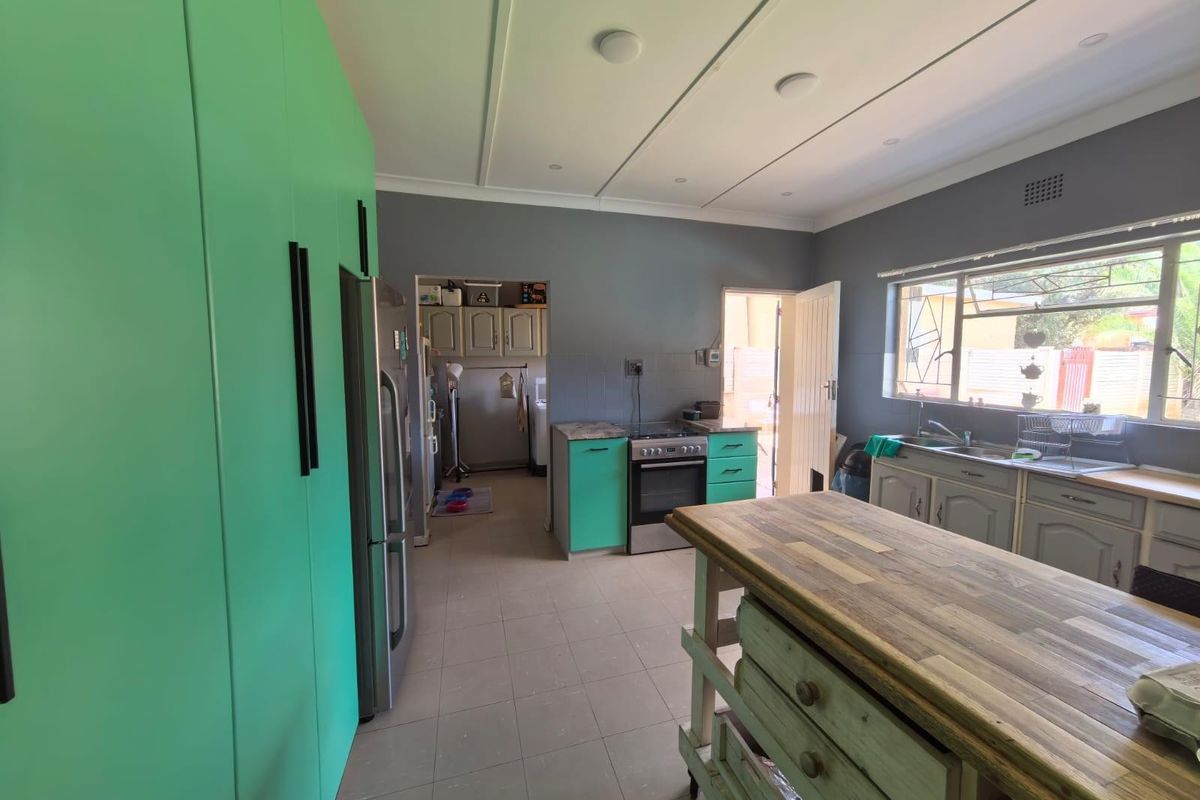 The Ultimate Family Compound: Sustainable Living with Bonus Income! - Photo 2