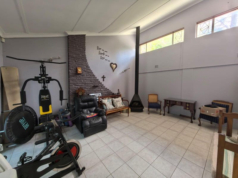 The Ultimate Family Compound: Sustainable Living with Bonus Income! - Photo 4