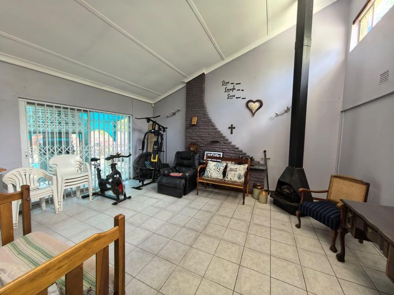 The Ultimate Family Compound: Sustainable Living with Bonus Income! - Photo 5