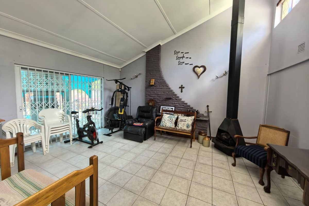 The Ultimate Family Compound: Sustainable Living with Bonus Income! - Photo 5