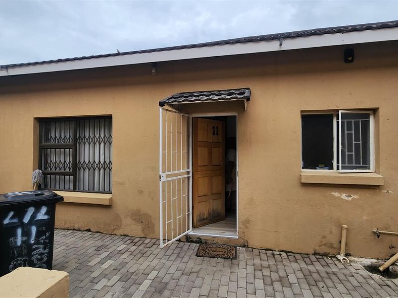 2 bedroom Apartment For Sale in Selection Park, Springs - Photo 7