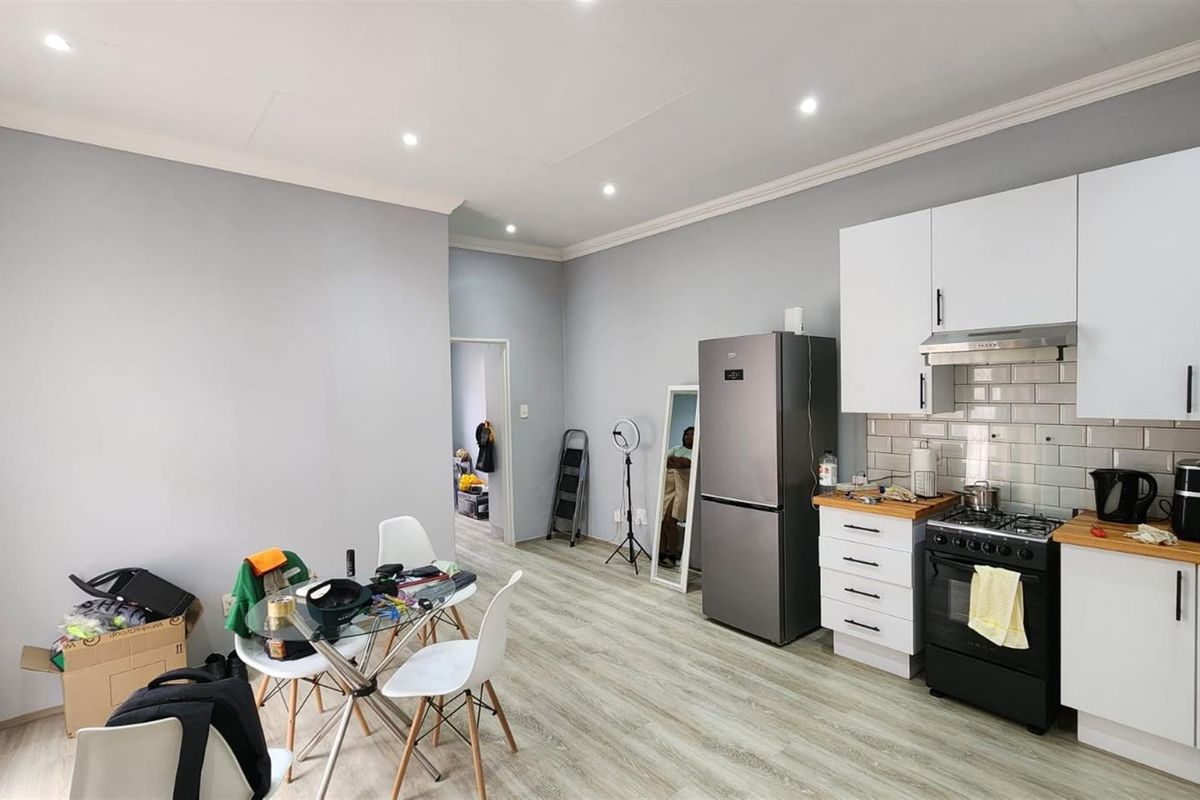 Selection Park, Newly Renovated Flat for Sale - Photo 2