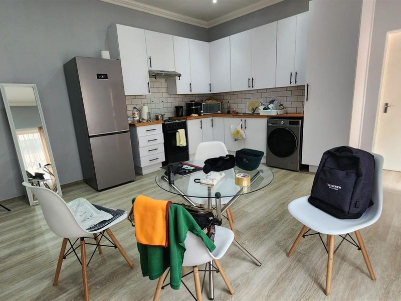 2 bedroom Apartment For Sale in Selection Park, Springs - Photo 2