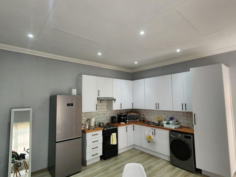 Selection Park, Newly Renovated Flat for Sale - Photo 3