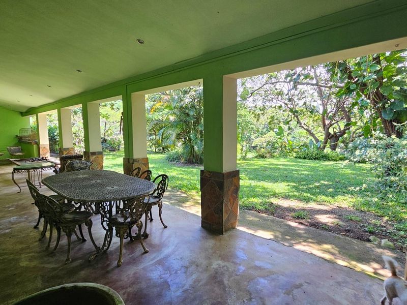 Spacious Country-Style Home with Strong Water Supply and Established Gardens - Photo 2