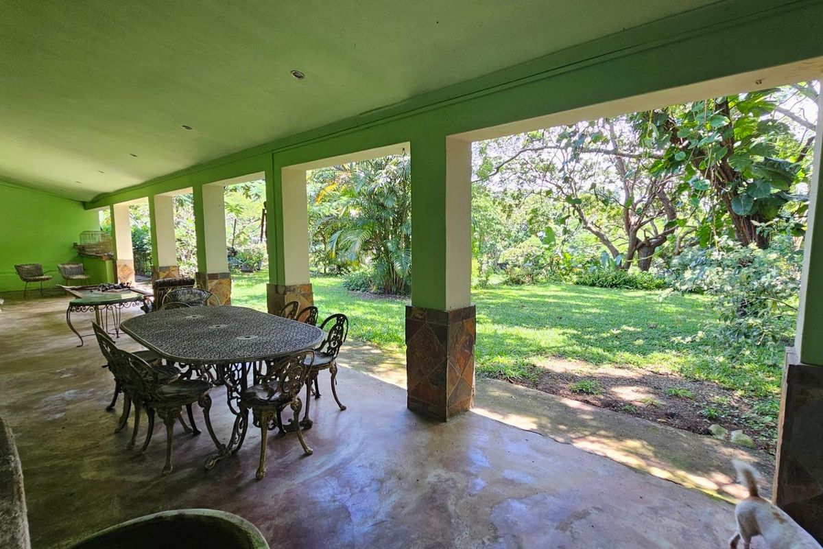 Spacious Country-Style Home with Strong Water Supply and Established Gardens - Photo 2